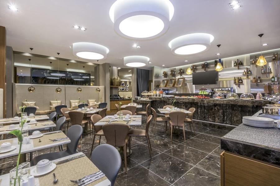 Courtyard By Marriott Bogota Airport Hotel Екстериор снимка