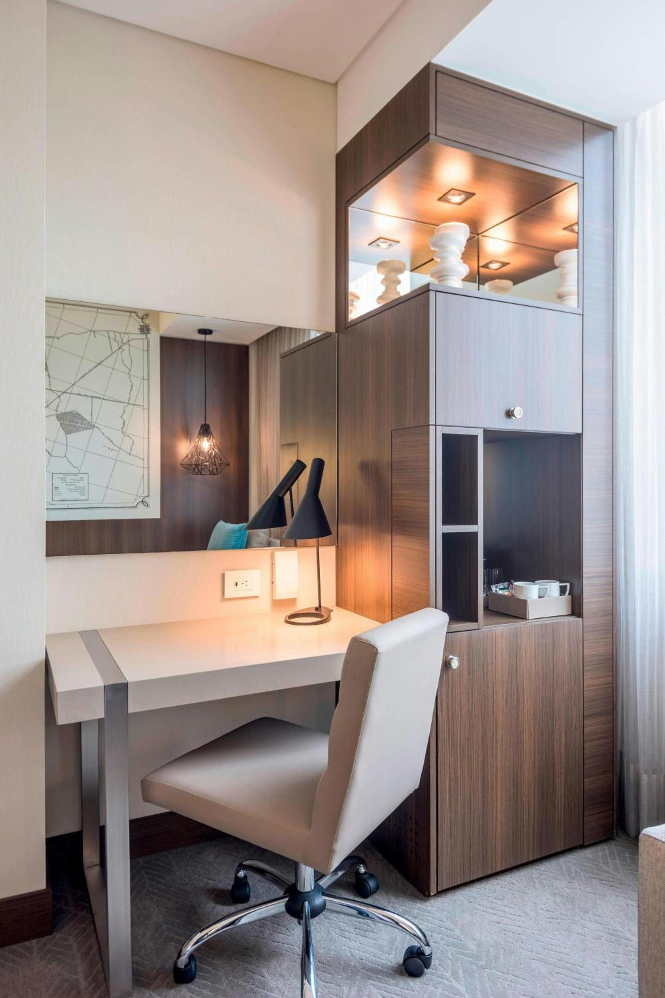 Courtyard By Marriott Bogota Airport Hotel Екстериор снимка
