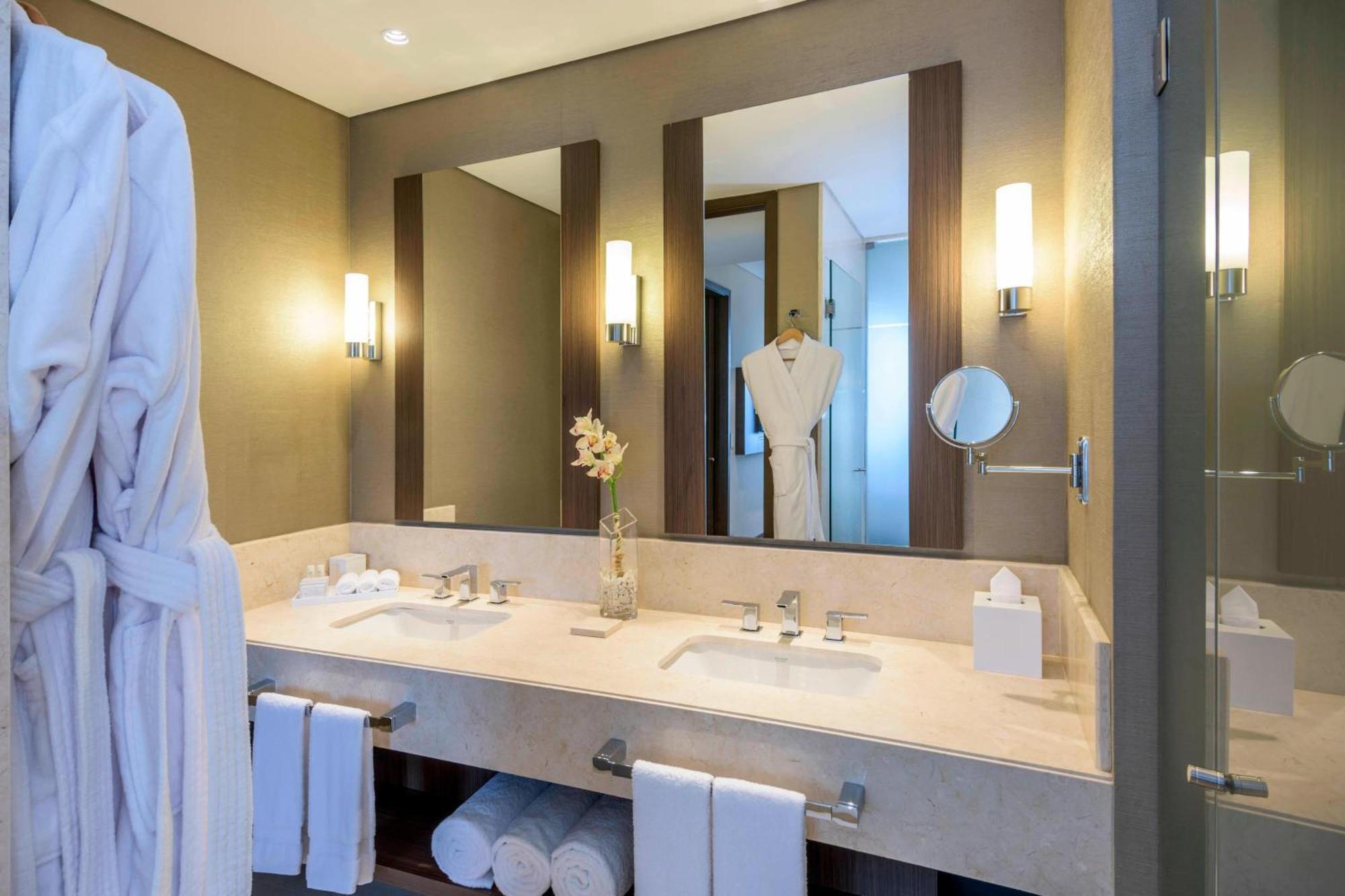 Courtyard By Marriott Bogota Airport Hotel Екстериор снимка